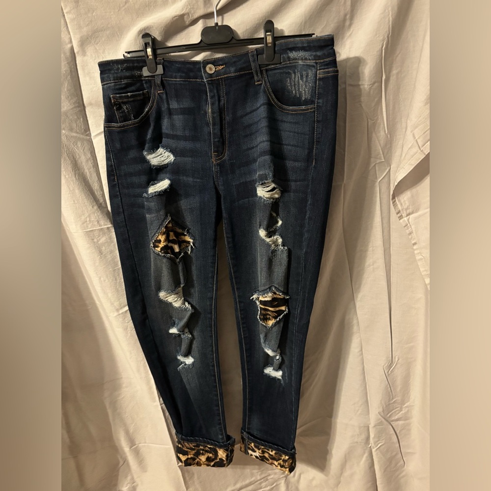 KanCan Blue Ankle Cropped Distressed Jeans